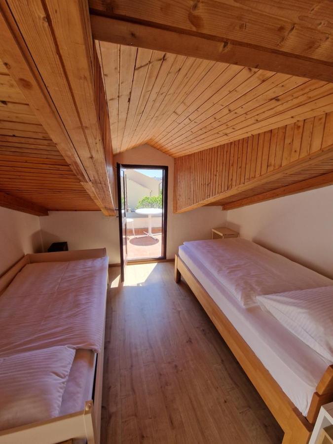 Apartments Dara Рогозниця Екстер'єр фото
