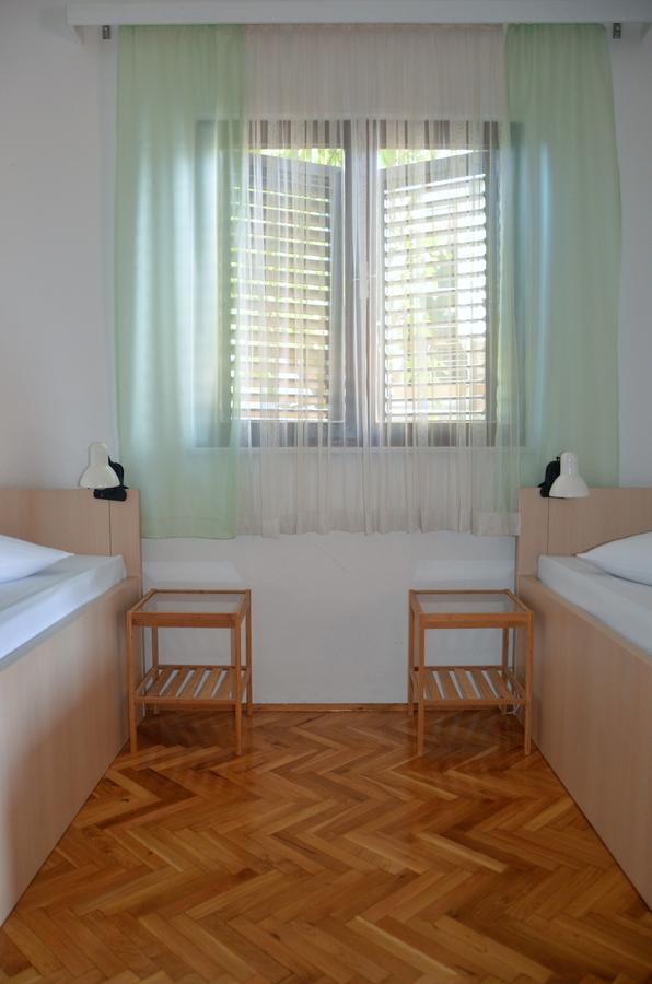 Apartments Dara Рогозниця Екстер'єр фото